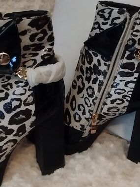 Leopard Print Block Heel Ankle Boots - Black/White